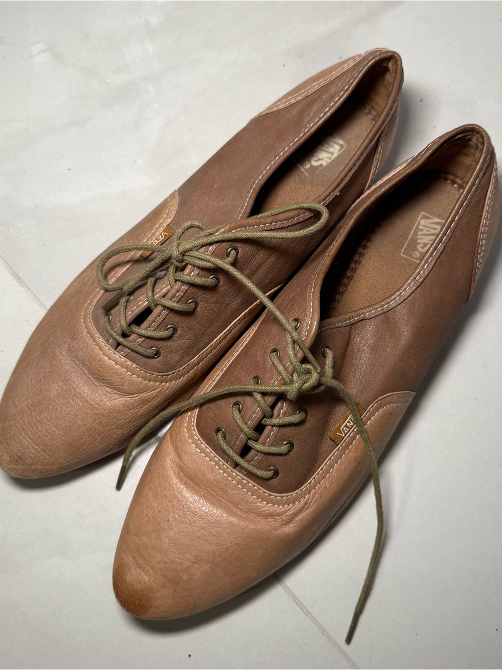 Vans Women's Tan/Brown Leather Lace-Up Flats